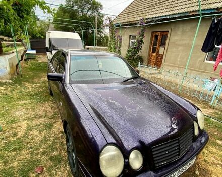 Синий Мерседес Е-Класс, объемом двигателя 2 л и пробегом 0 тыс. км за 1500 $, фото 1 на Automoto.ua