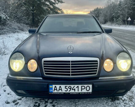 Синій Мерседес Е-Клас, об'ємом двигуна 2.3 л та пробігом 225 тис. км за 3200 $, фото 1 на Automoto.ua