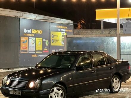 Синій Мерседес Е-Клас, об'ємом двигуна 4.2 л та пробігом 300 тис. км за 3800 $, фото 1 на Automoto.ua