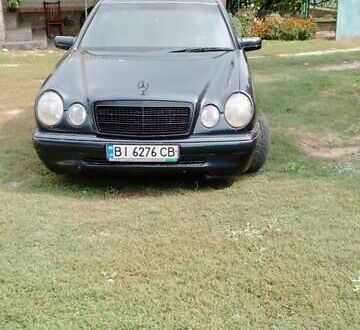 Синій Мерседес Е-Клас, об'ємом двигуна 3 л та пробігом 250 тис. км за 4500 $, фото 1 на Automoto.ua