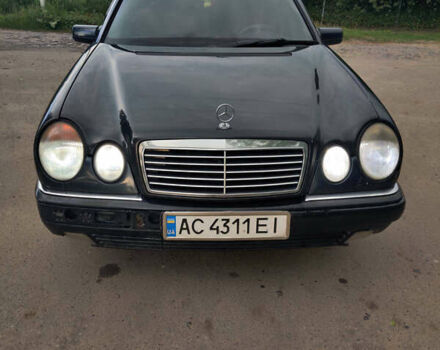 Синій Мерседес Е-Клас, об'ємом двигуна 2.2 л та пробігом 350 тис. км за 2205 $, фото 1 на Automoto.ua