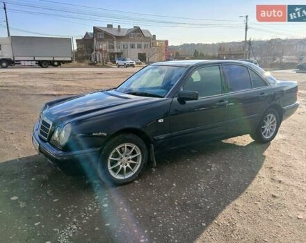 Синий Мерседес Е-Класс, объемом двигателя 2 л и пробегом 298 тыс. км за 3100 $, фото 1 на Automoto.ua