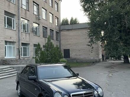 Мерседес Е-Класс 1996 в Кропивницком (Кировограде) на Automoto.ua Синий Мерседес Е-Класс, объемом двигателя 2.8 л и пробегом 256 тыс. км за 2500 $, фото 1 на Automoto.ua
