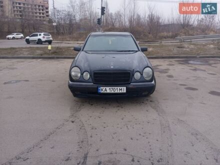 Синий Мерседес Е-Класс, объемом двигателя 2 л и пробегом 345 тыс. км за 2000 $, фото 1 на Automoto.ua