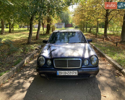 Синий Мерседес Е-Класс, объемом двигателя 2 л и пробегом 227 тыс. км за 2300 $, фото 1 на Automoto.ua