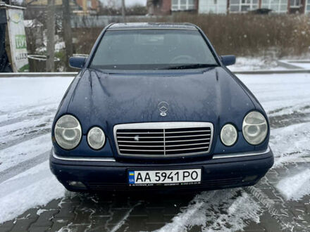 Синій Мерседес Е-Клас, об'ємом двигуна 2.3 л та пробігом 220 тис. км за 3350 $, фото 1 на Automoto.ua
