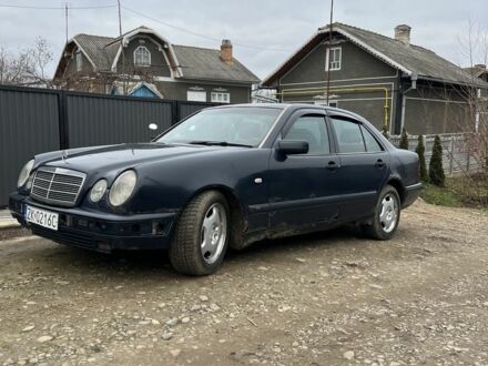 Синий Мерседес Е-Класс, объемом двигателя 2.9 л и пробегом 600 тыс. км за 1500 $, фото 1 на Automoto.ua