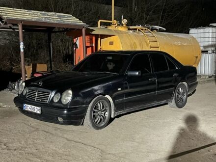 Синій Мерседес Е-Клас, об'ємом двигуна 2 л та пробігом 410 тис. км за 3400 $, фото 1 на Automoto.ua