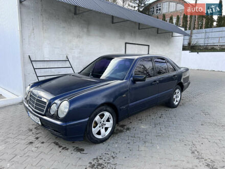 Мерседес Е-Класс 1997 в Черновцах на Automoto.ua Синий Мерседес Е-Класс, объемом двигателя 2 л и пробегом 501 тыс. км за 2300 $, фото 1 на Automoto.ua