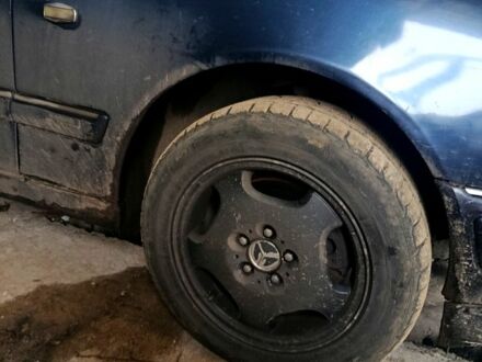 Синій Мерседес Е-Клас, об'ємом двигуна 3 л та пробігом 0 тис. км за 2500 $, фото 1 на Automoto.ua