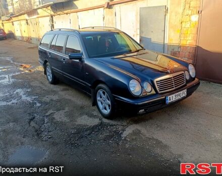 Синий Мерседес Е-Класс, объемом двигателя 2 л и пробегом 0 тыс. км за 3500 $, фото 1 на Automoto.ua