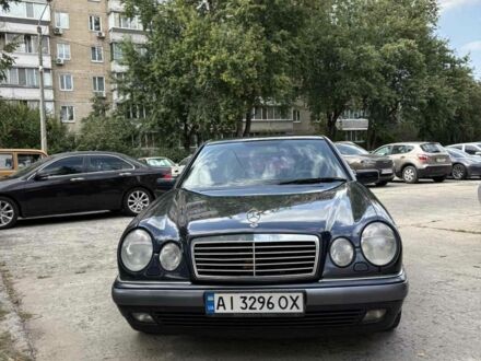 Мерседес Е-Класс 1998 в Украинке на Automoto.ua Синий Мерседес Е-Класс, объемом двигателя 2.4 л и пробегом 423 тыс. км за 3900 $, фото 1 на Automoto.ua
