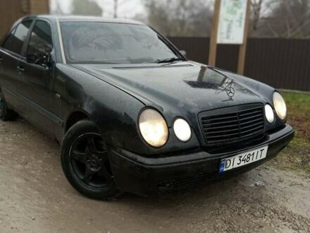 Синій Мерседес Е-Клас, об'ємом двигуна 2 л та пробігом 250 тис. км за 2250 $, фото 1 на Automoto.ua