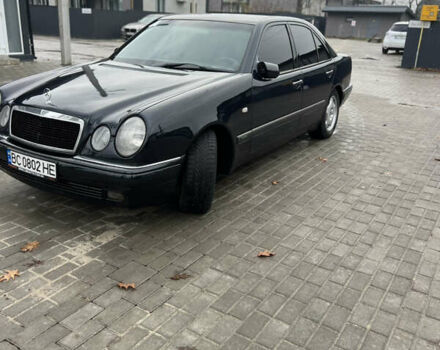 Синий Мерседес Е-Класс, объемом двигателя 2 л и пробегом 200 тыс. км за 3600 $, фото 1 на Automoto.ua