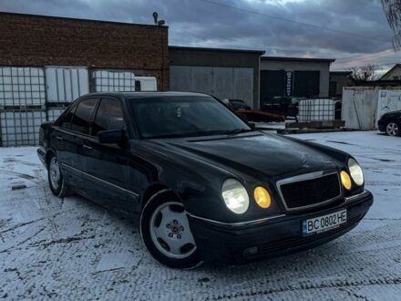 Синий Мерседес Е-Класс, объемом двигателя 2 л и пробегом 380 тыс. км за 3400 $, фото 1 на Automoto.ua