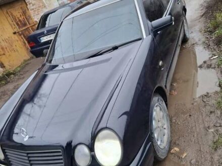 Синій Мерседес Е-Клас, об'ємом двигуна 2.4 л та пробігом 440 тис. км за 3500 $, фото 1 на Automoto.ua