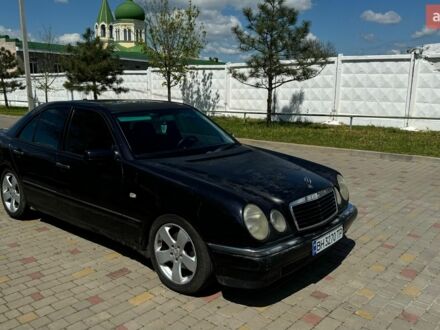 Синій Мерседес Е-Клас, об'ємом двигуна 2.8 л та пробігом 380 тис. км за 2500 $, фото 1 на Automoto.ua