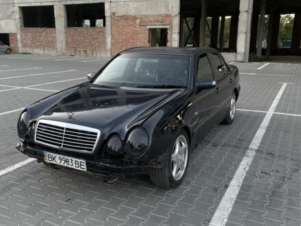 Мерседес Е-Класс 1998 в Тернополе на Automoto.ua Синий Мерседес Е-Класс, объемом двигателя 2.4 л и пробегом 500 тыс. км за 1200 $, фото 1 на Automoto.ua