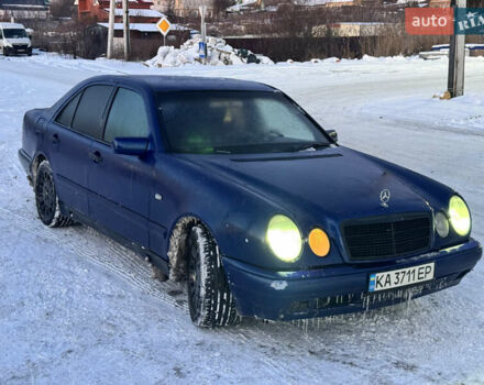 Синий Мерседес Е-Класс, объемом двигателя 2.3 л и пробегом 357 тыс. км за 2700 $, фото 1 на Automoto.ua