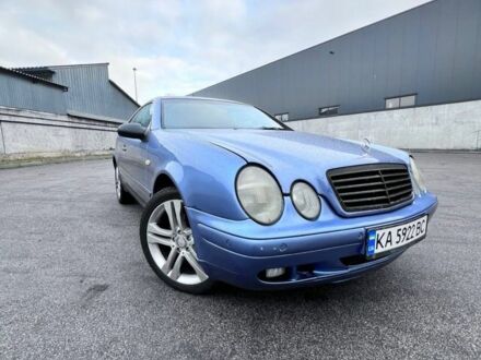Синій Мерседес Е-Клас, об'ємом двигуна 3.2 л та пробігом 300 тис. км за 4200 $, фото 1 на Automoto.ua