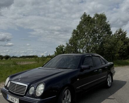 Синій Мерседес Е-Клас, об'ємом двигуна 2 л та пробігом 500 тис. км за 4300 $, фото 1 на Automoto.ua