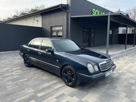 Синий Мерседес Е-Класс, объемом двигателя 2.8 л и пробегом 370 тыс. км за 2555 $, фото 1 на Automoto.ua