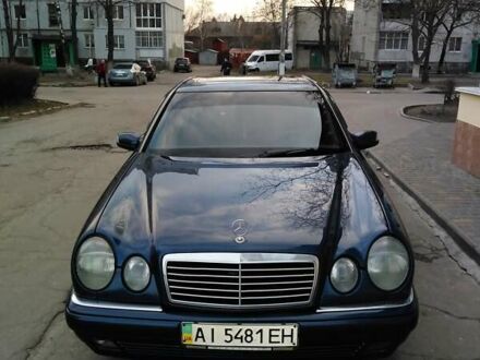 Мерседес Е-Класс 1998 в Белой Церкве на Automoto.ua Синий Мерседес Е-Класс, объемом двигателя 2.8 л и пробегом 515 тыс. км за 4200 $, фото 1 на Automoto.ua