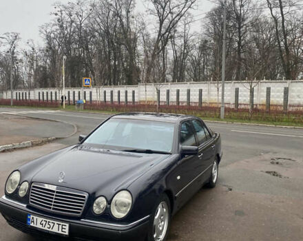 Синій Мерседес Е-Клас, об'ємом двигуна 2.4 л та пробігом 302 тис. км за 3700 $, фото 1 на Automoto.ua