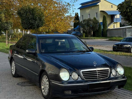 Мерседес Е-Класс 1999 в Каменце-Подольском на Automoto.ua Синий Мерседес Е-Класс, объемом двигателя 3.22 л и пробегом 540 тыс. км за 4100 $, фото 1 на Automoto.ua