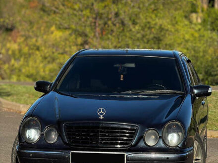 Синий Мерседес Е-Класс, объемом двигателя 3.23 л и пробегом 438 тыс. км за 3999 $, фото 1 на Automoto.ua