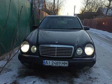 Синій Мерседес Е-Клас, об'ємом двигуна 4.3 л та пробігом 306 тис. км за 6500 $, фото 1 на Automoto.ua