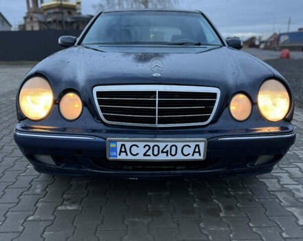 Синий Мерседес Е-Класс, объемом двигателя 2.4 л и пробегом 381 тыс. км за 3000 $, фото 1 на Automoto.ua