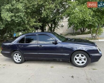 Мерседес Е-Класс 1999 в Синельниковом на Automoto.ua Синий Мерседес Е-Класс, объемом двигателя 2.7 л и пробегом 496 тыс. км за 3300 $, фото 1 на Automoto.ua