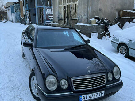 Синій Мерседес Е-Клас, об'ємом двигуна 2.4 л та пробігом 303 тис. км за 3800 $, фото 1 на Automoto.ua