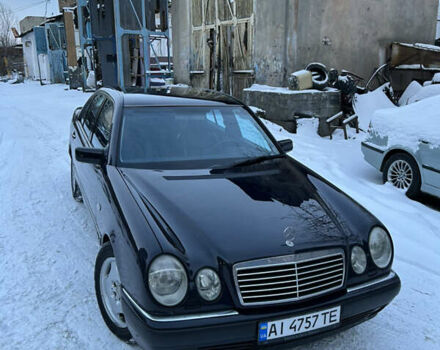 Синий Мерседес Е-Класс, объемом двигателя 2.4 л и пробегом 303 тыс. км за 3800 $, фото 1 на Automoto.ua