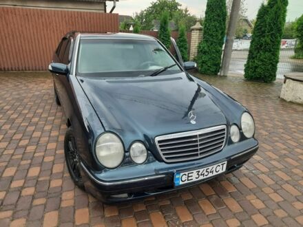 Синий Мерседес Е-Класс, объемом двигателя 2 л и пробегом 300 тыс. км за 4100 $, фото 1 на Automoto.ua