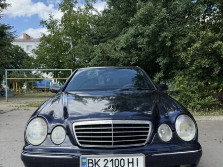 Мерседес Е-Класс 1999 в Синельниковом на Automoto.ua Синий Мерседес Е-Класс, объемом двигателя 2.7 л и пробегом 496 тыс. км за 3300 $, фото 1 на Automoto.ua