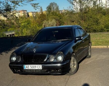 Синий Мерседес Е-Класс, объемом двигателя 3.2 л и пробегом 450 тыс. км за 3500 $, фото 1 на Automoto.ua