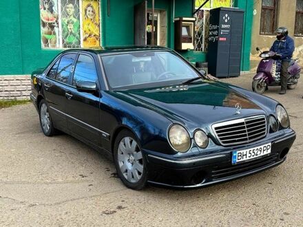 Синий Мерседес Е-Класс, объемом двигателя 2.8 л и пробегом 300 тыс. км за 4200 $, фото 1 на Automoto.ua