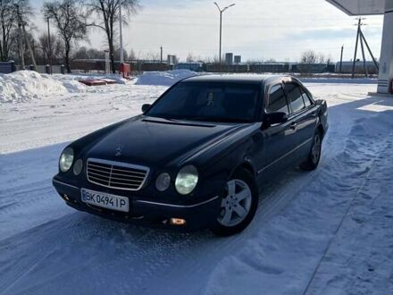 Синий Мерседес Е-Класс, объемом двигателя 2.7 л и пробегом 430 тыс. км за 4850 $, фото 1 на Automoto.ua