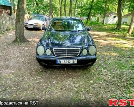 Синий Мерседес Е-Класс, объемом двигателя 2 л и пробегом 300 тыс. км за 3700 $, фото 1 на Automoto.ua