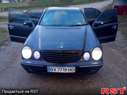 Мерседес Е-Класс 2000 в Хмельницком на Automoto.ua Синий Мерседес Е-Класс, объемом двигателя 2 л и пробегом 438 тыс. км за 3500 $, фото 1 на Automoto.ua