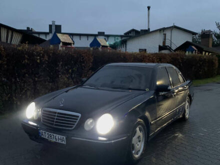 Синий Мерседес Е-Класс, объемом двигателя 2.4 л и пробегом 250 тыс. км за 2550 $, фото 1 на Automoto.ua