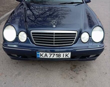 Синий Мерседес Е-Класс, объемом двигателя 3.2 л и пробегом 330 тыс. км за 5100 $, фото 1 на Automoto.ua