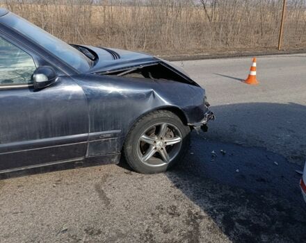 Синий Мерседес Е-Класс, объемом двигателя 2.7 л и пробегом 650 тыс. км за 2500 $, фото 1 на Automoto.ua