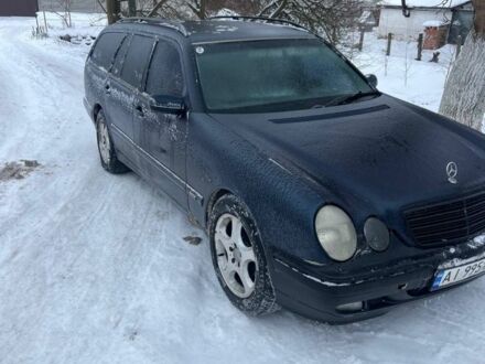 Синий Мерседес Е-Класс, объемом двигателя 2.4 л и пробегом 464 тыс. км за 2500 $, фото 1 на Automoto.ua