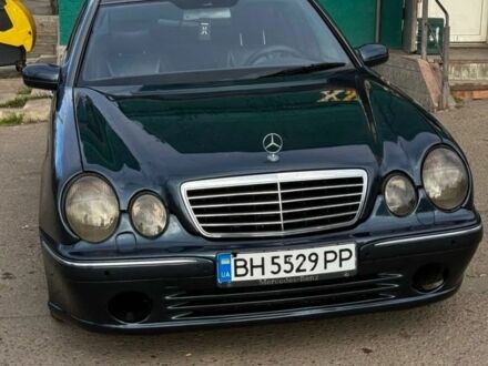 Синий Мерседес Е-Класс, объемом двигателя 2.8 л и пробегом 320 тыс. км за 2750 $, фото 1 на Automoto.ua