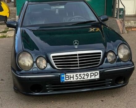 Синий Мерседес Е-Класс, объемом двигателя 2.8 л и пробегом 320 тыс. км за 2750 $, фото 1 на Automoto.ua