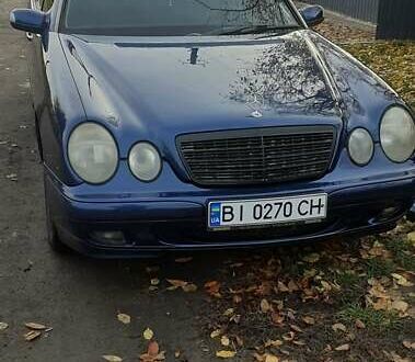 Синий Мерседес Е-Класс, объемом двигателя 2.4 л и пробегом 300 тыс. км за 4500 $, фото 1 на Automoto.ua