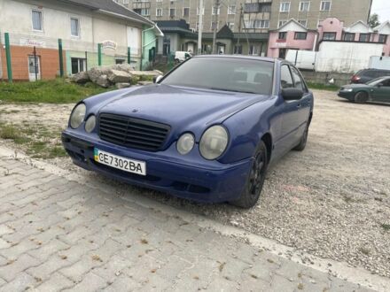 Синий Мерседес Е-Класс, объемом двигателя 2.2 л и пробегом 365 тыс. км за 1900 $, фото 1 на Automoto.ua
